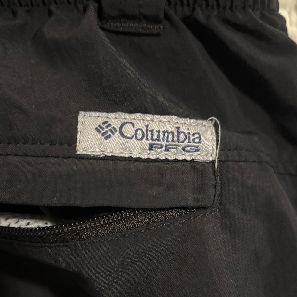 Columbia Women's Black Athletic Shorts - Picture 5 of 8
